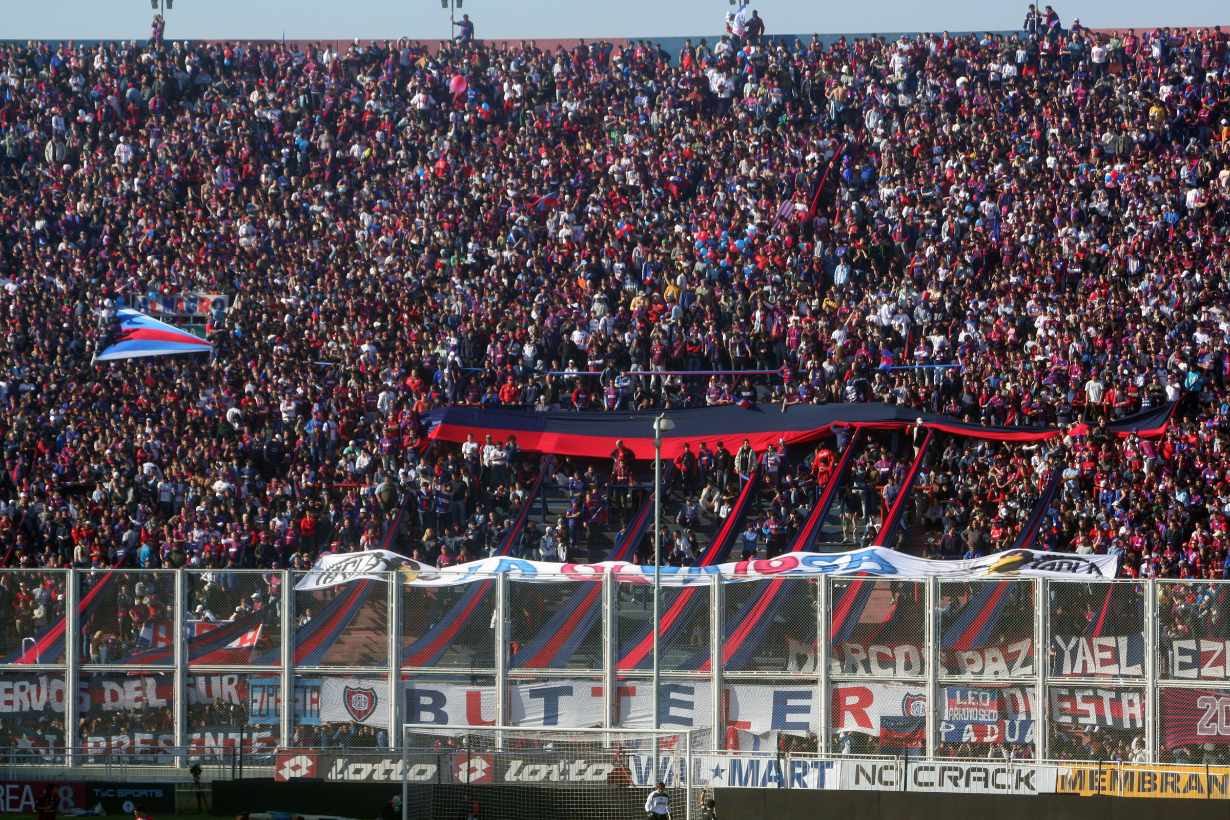 Vuelven las dos hinchadas: Tapia anunció el regreso de los visitantes en el Nuevo Gasómetro por la Copa Argentina